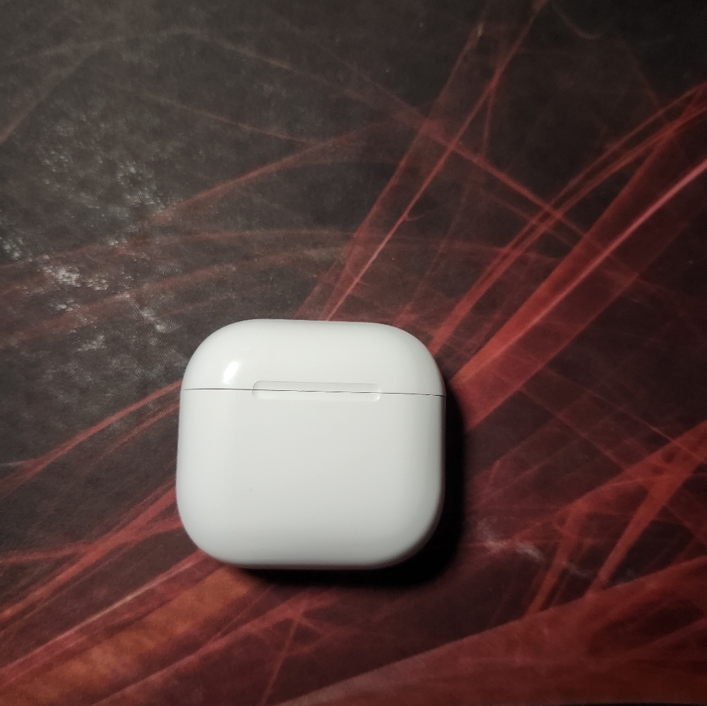 Apple Airpods 4 Active noise cancelation